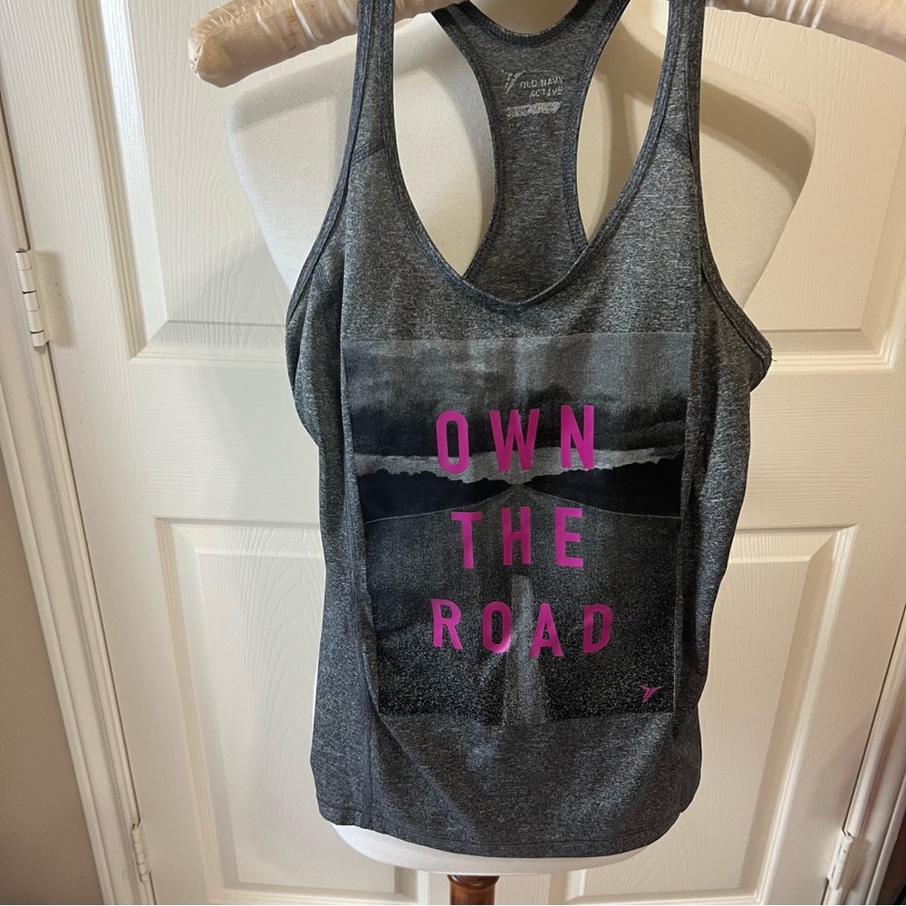 Old navy tank own the Road